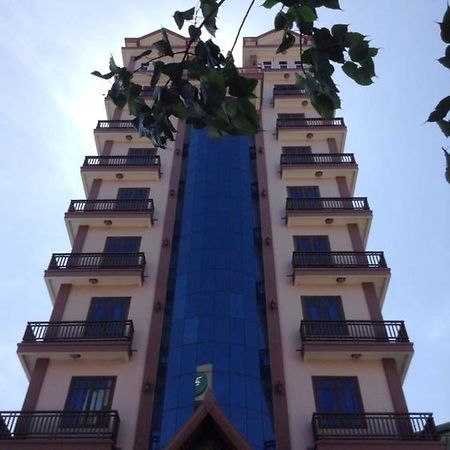 Jun Yue Hotel Phnom Penh Extérieur photo