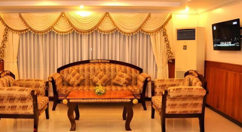 Jun Yue Hotel Phnom Penh Extérieur photo