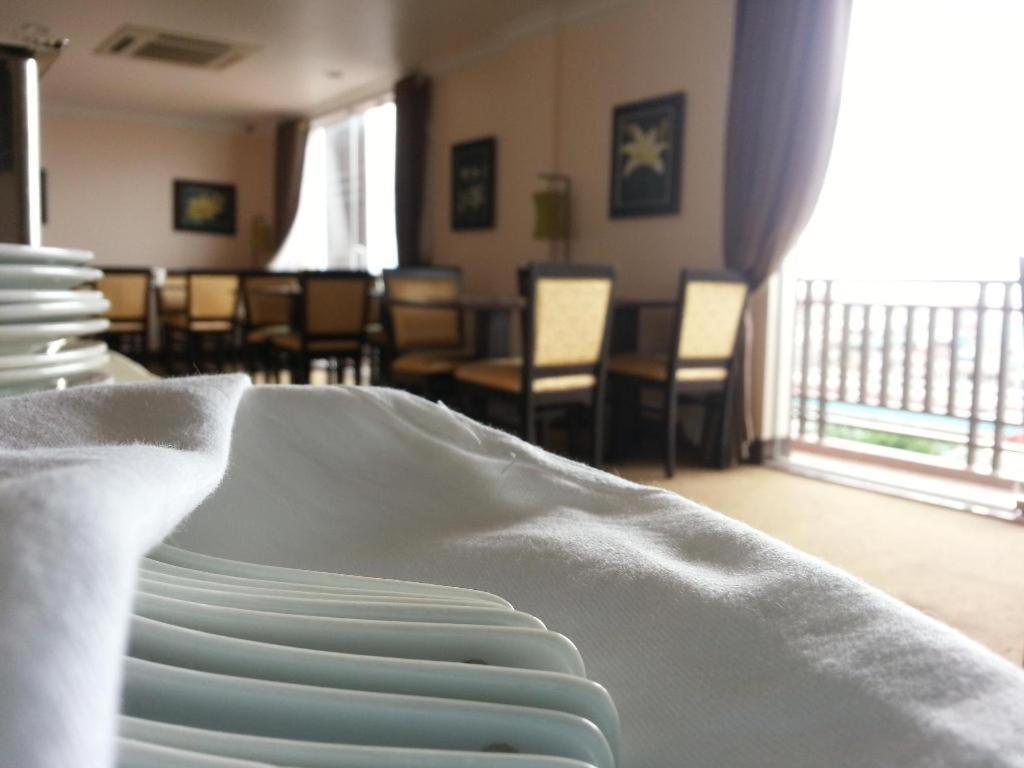 Jun Yue Hotel Phnom Penh Extérieur photo
