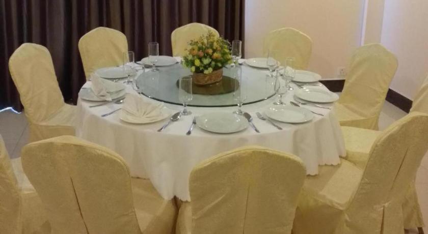 Jun Yue Hotel Phnom Penh Extérieur photo