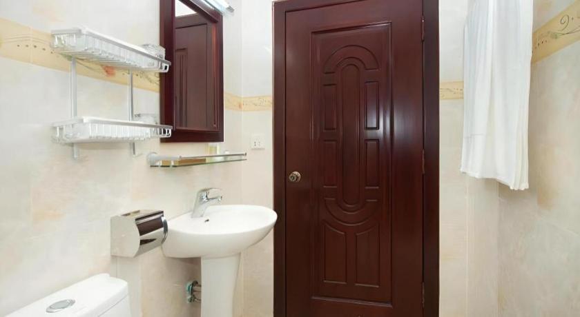 Jun Yue Hotel Phnom Penh Extérieur photo