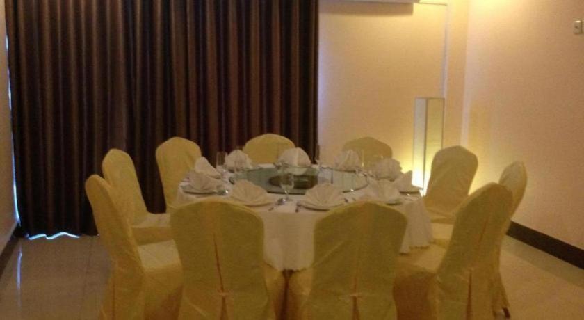 Jun Yue Hotel Phnom Penh Extérieur photo
