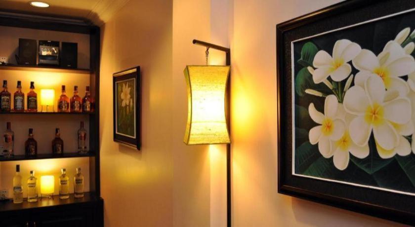 Jun Yue Hotel Phnom Penh Extérieur photo