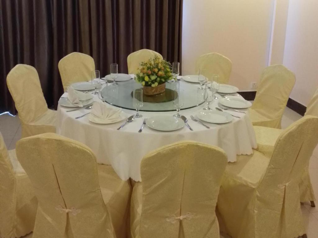 Jun Yue Hotel Phnom Penh Extérieur photo