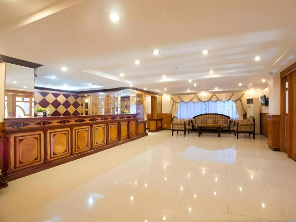 Jun Yue Hotel Phnom Penh Extérieur photo