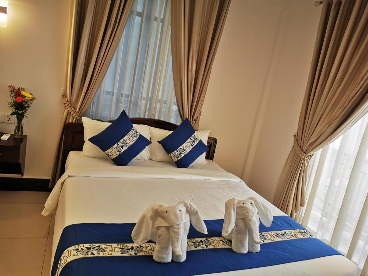 Jun Yue Hotel Phnom Penh Extérieur photo