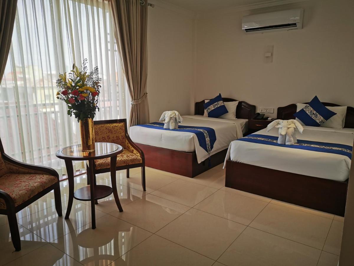 Jun Yue Hotel Phnom Penh Extérieur photo